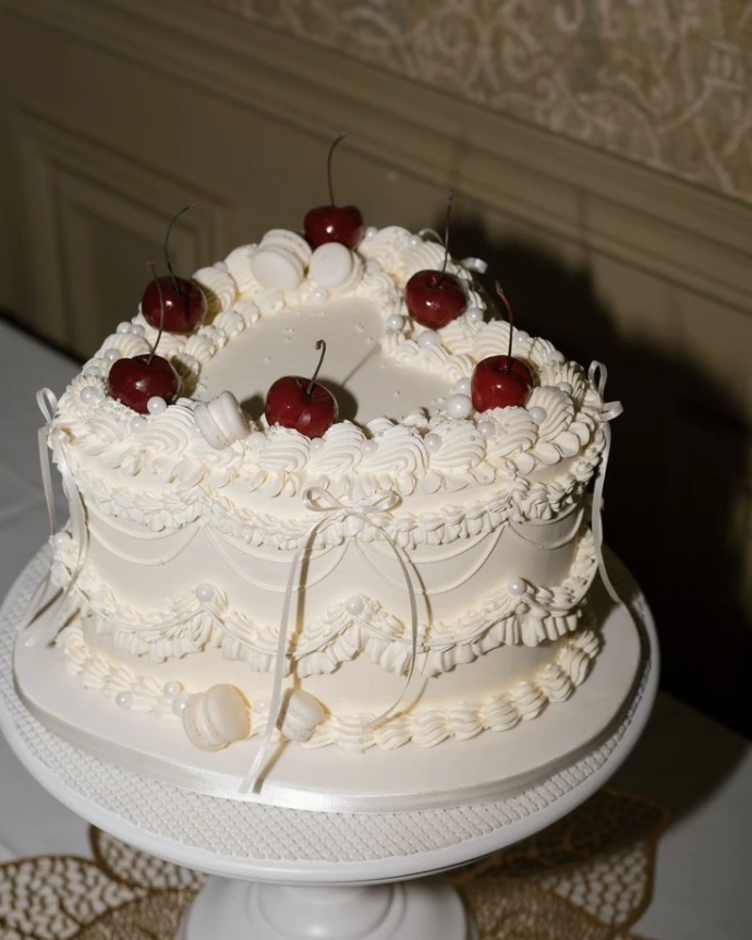 butterscotch cake is an soft , moist and sponge, smooth cream bakinglove.